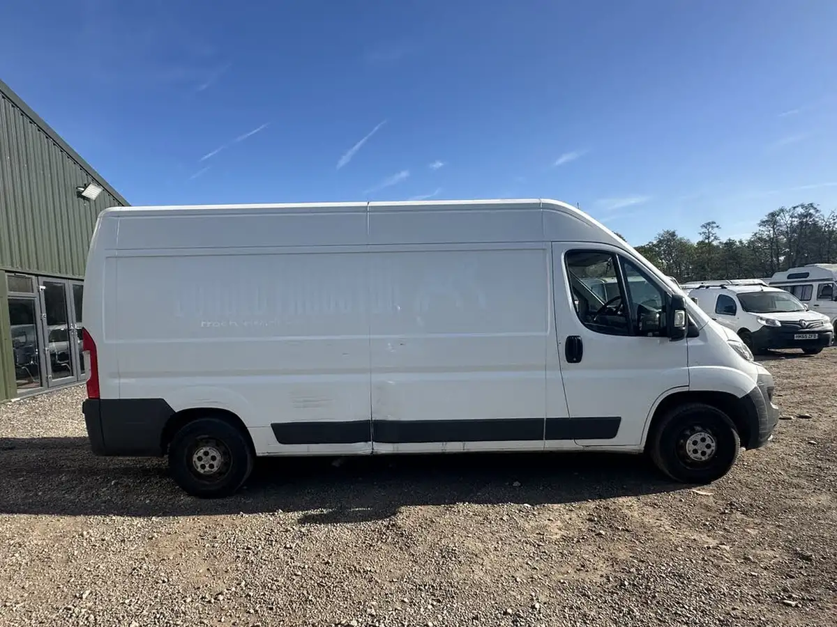 2017-citroen-relay-20bluehdi-35-l3h2-enterprise-130eu6-big-18