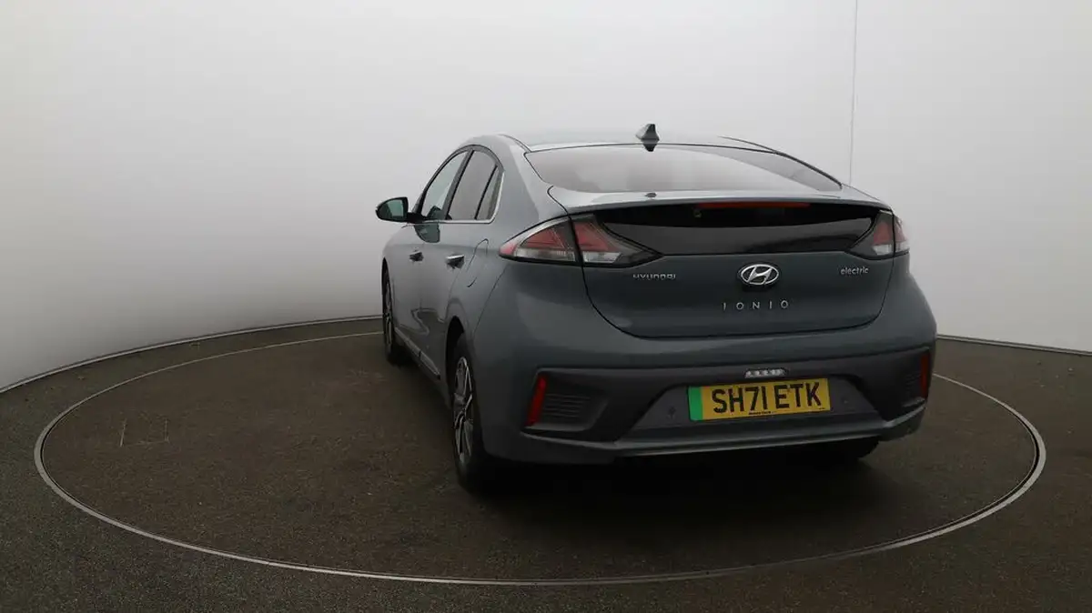 2022-hyundai-ioniq-e-premium-se-electric-big-51