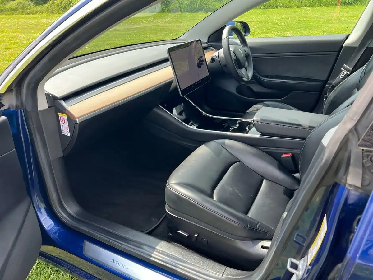 2019-tesla-model-3-e-4x4-performance-pack-big-14