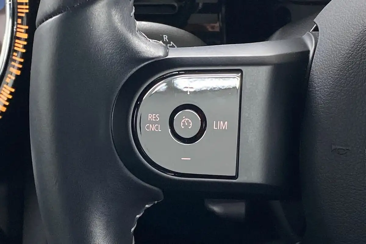 2023-mini-cooper-e-cooper-s-multitone-edition-big-29