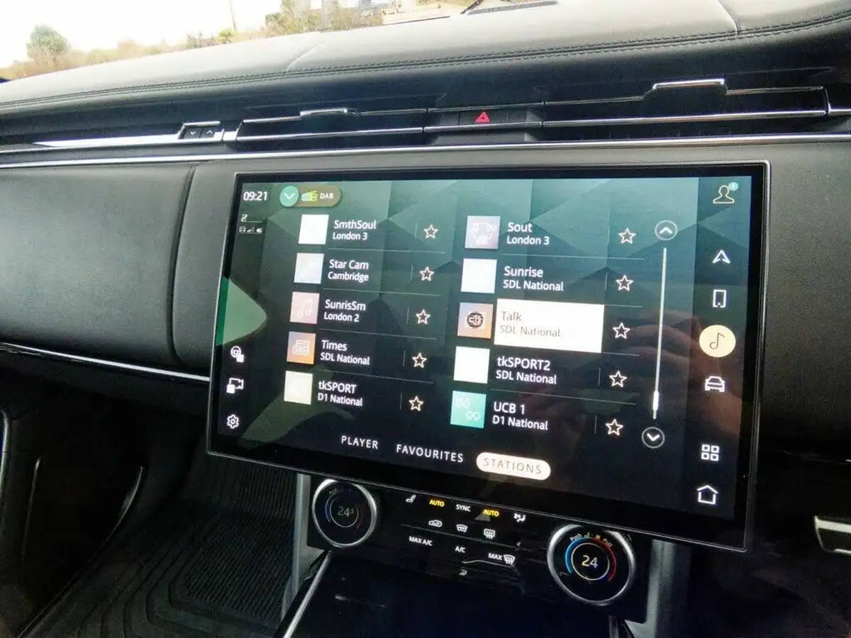 2022-land-rover-range-rover-30-d350-autobiography-big-40