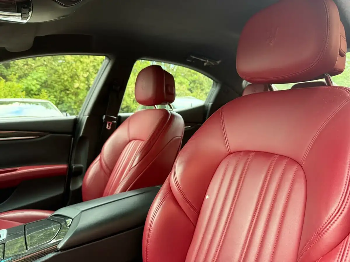 2015-maserati-ghibli-30-big-23