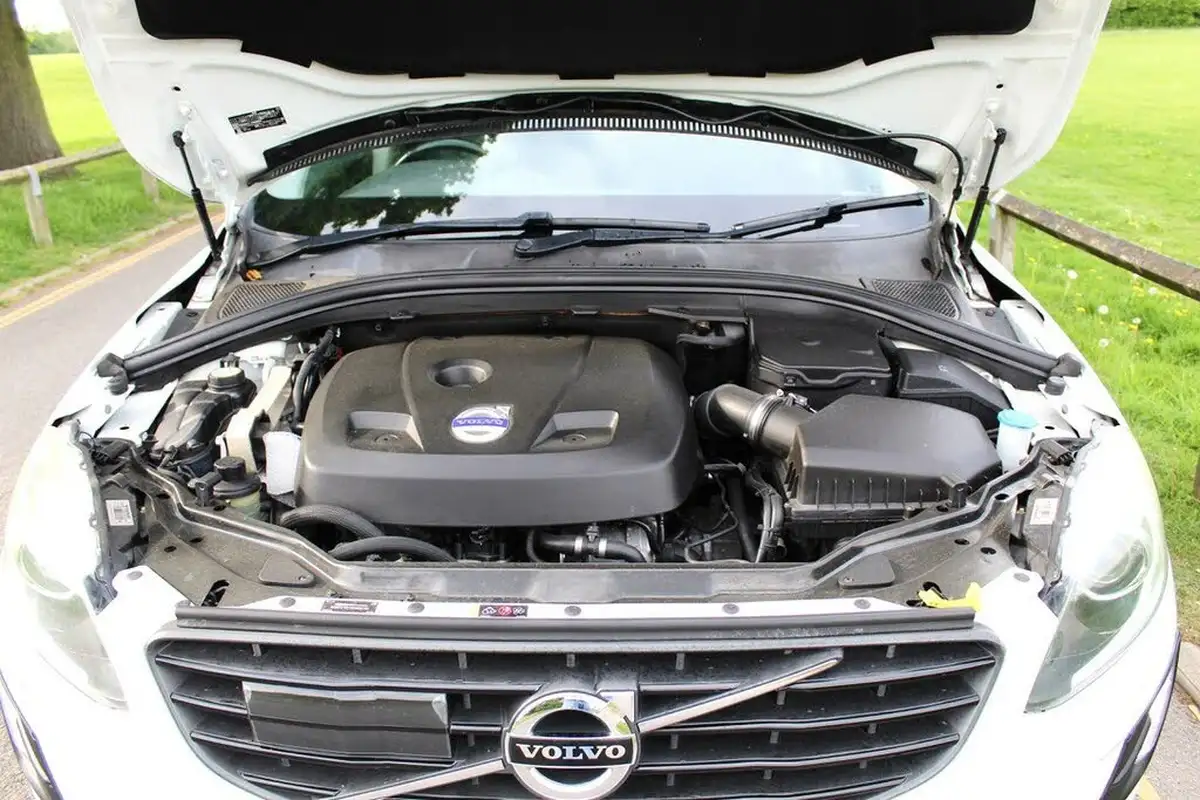 2015-volvo-xc60-big-25
