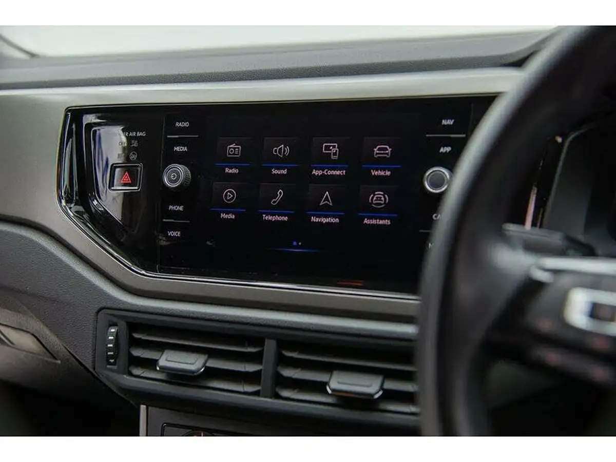2021-volkswagen-polo-10-match-big-24