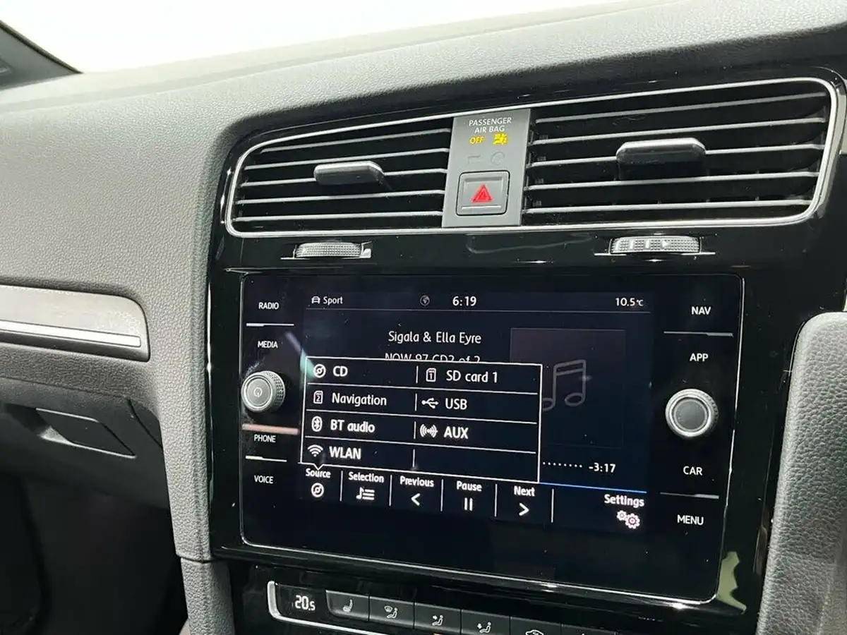 2018-volkswagen-golf-20tdi-gtd-hatchback-5d-big-22