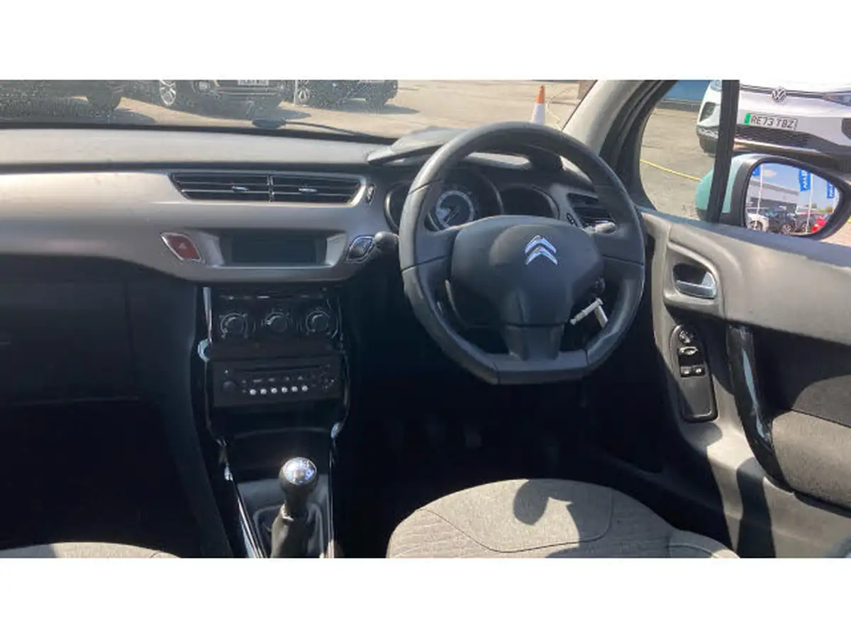 2017-citroen-c3-12-edition-big-9