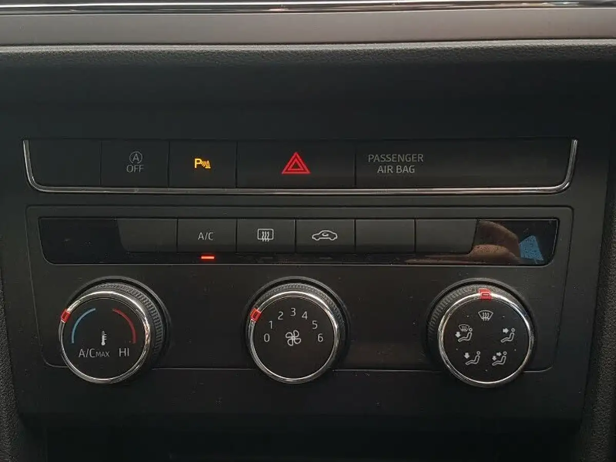 2020-seat-leon-15-tsi-evo-se-dynamic-hatchback-big-15