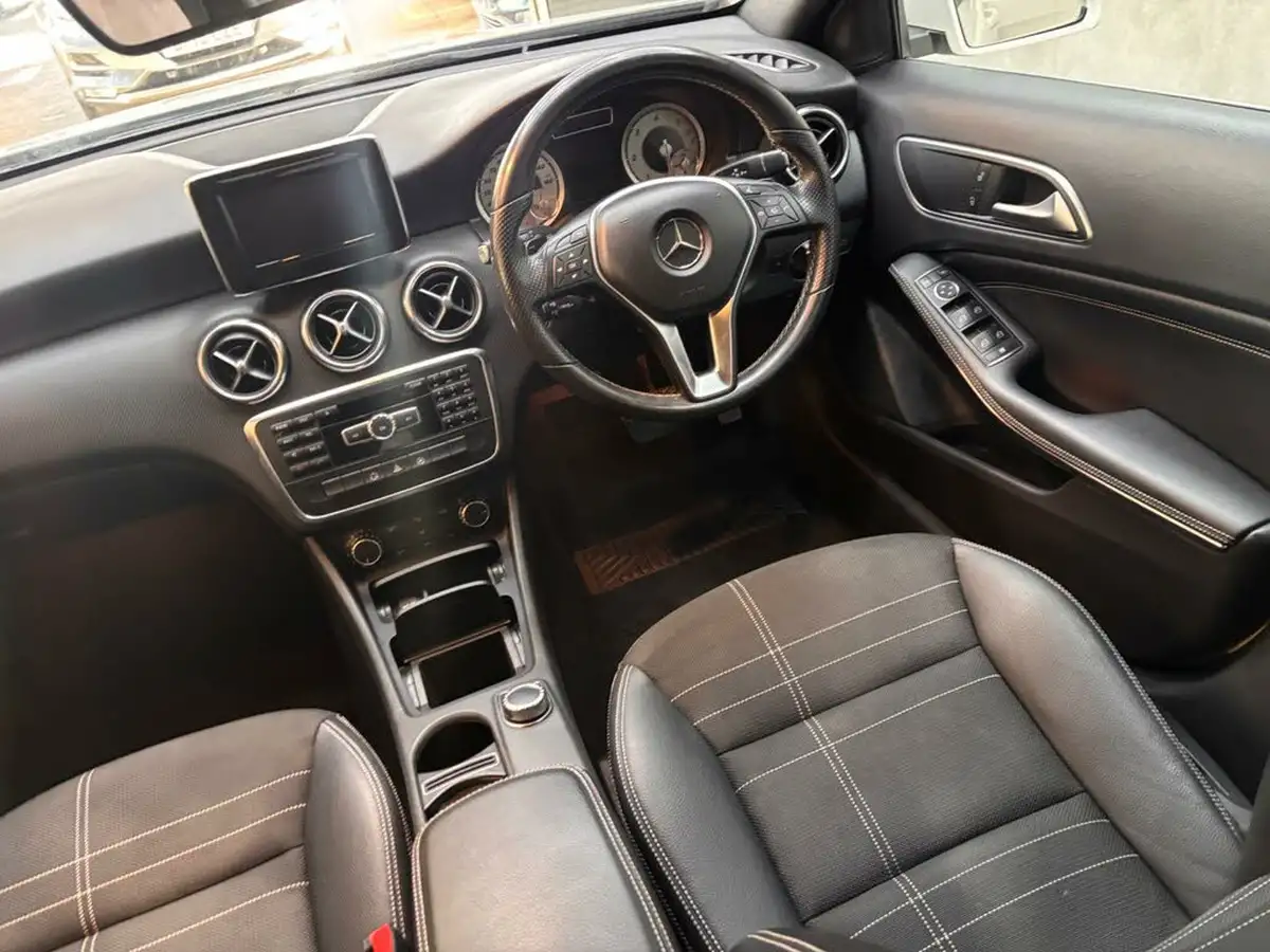 2015-mercedes-benz-a-class-15-cdi-a180-sport-109ps-7g-dct-big-26