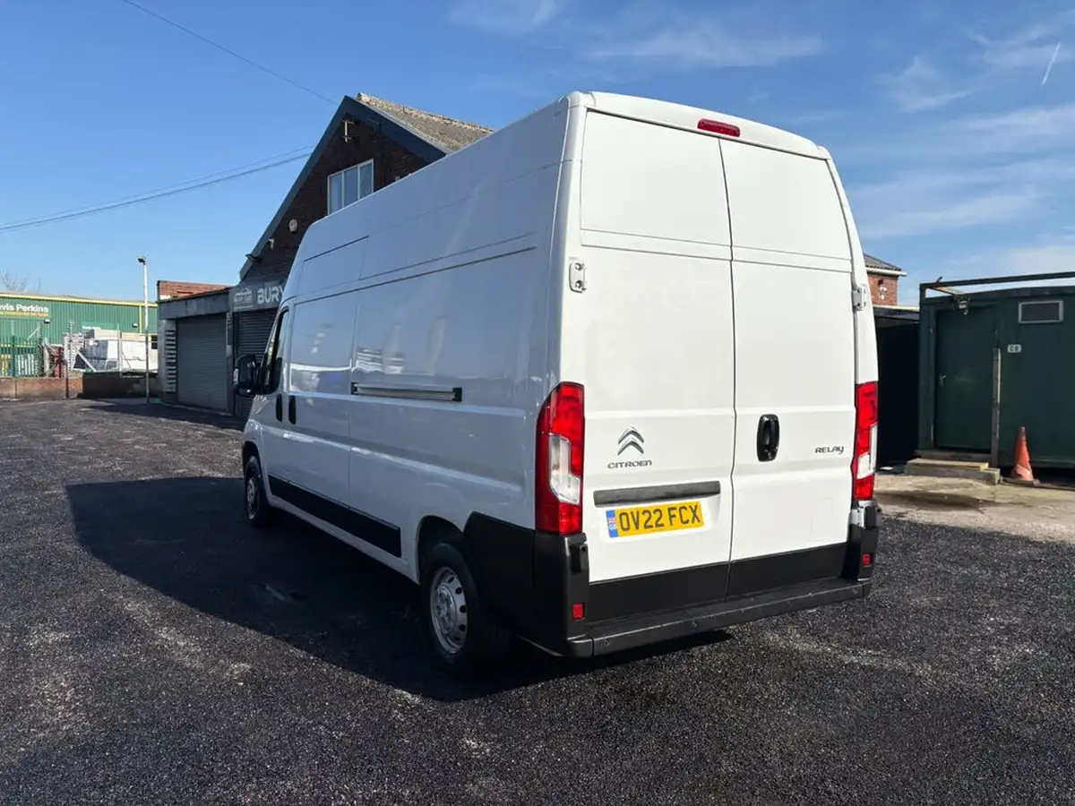 2022-citroen-relay-22bluehdi-35-l3h3-enterprise-big-11