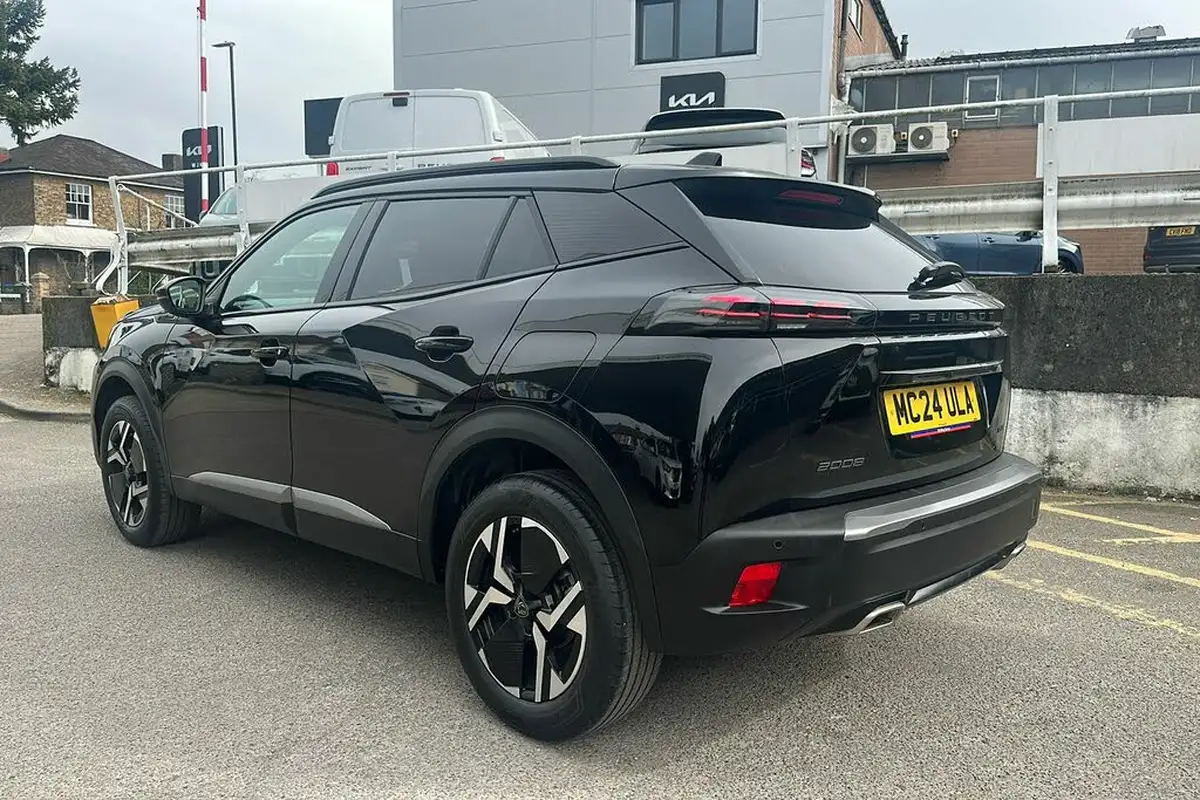 2024-peugeot-2008-suv-12-puretech-gt-130ps-eat8-big-1