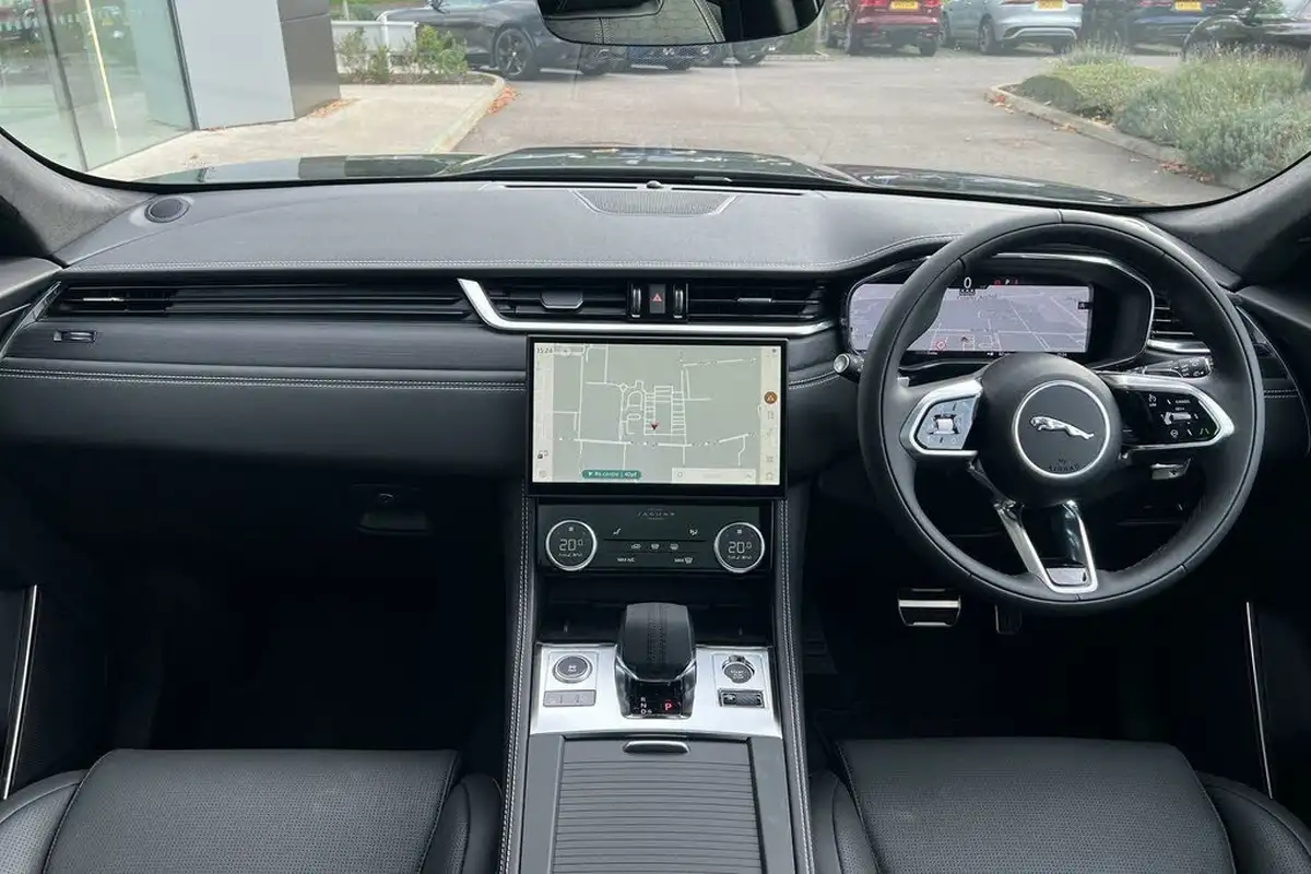 2024-jaguar-f-pace-20-d200-r-dynamic-hse-black-big-17