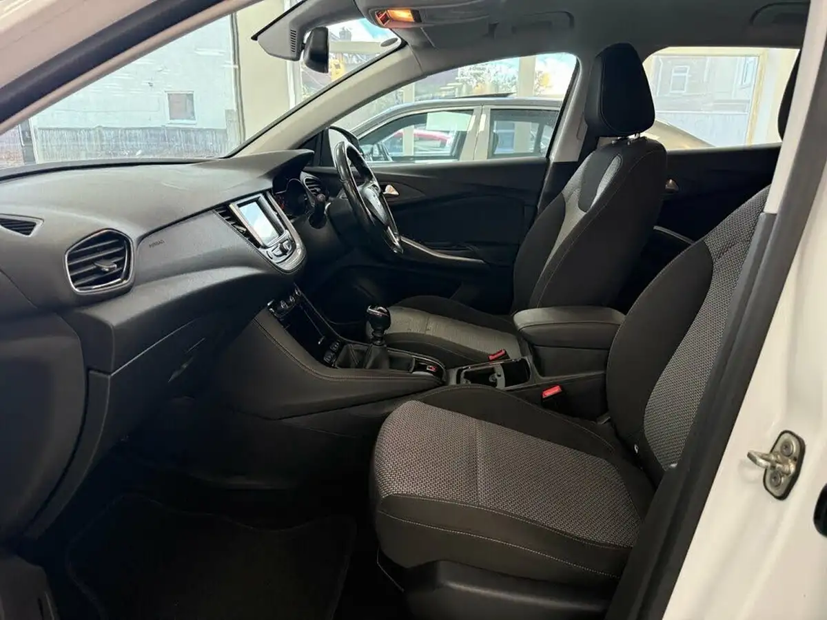 2018-vauxhall-grandland-x-12-se-130ps-big-14