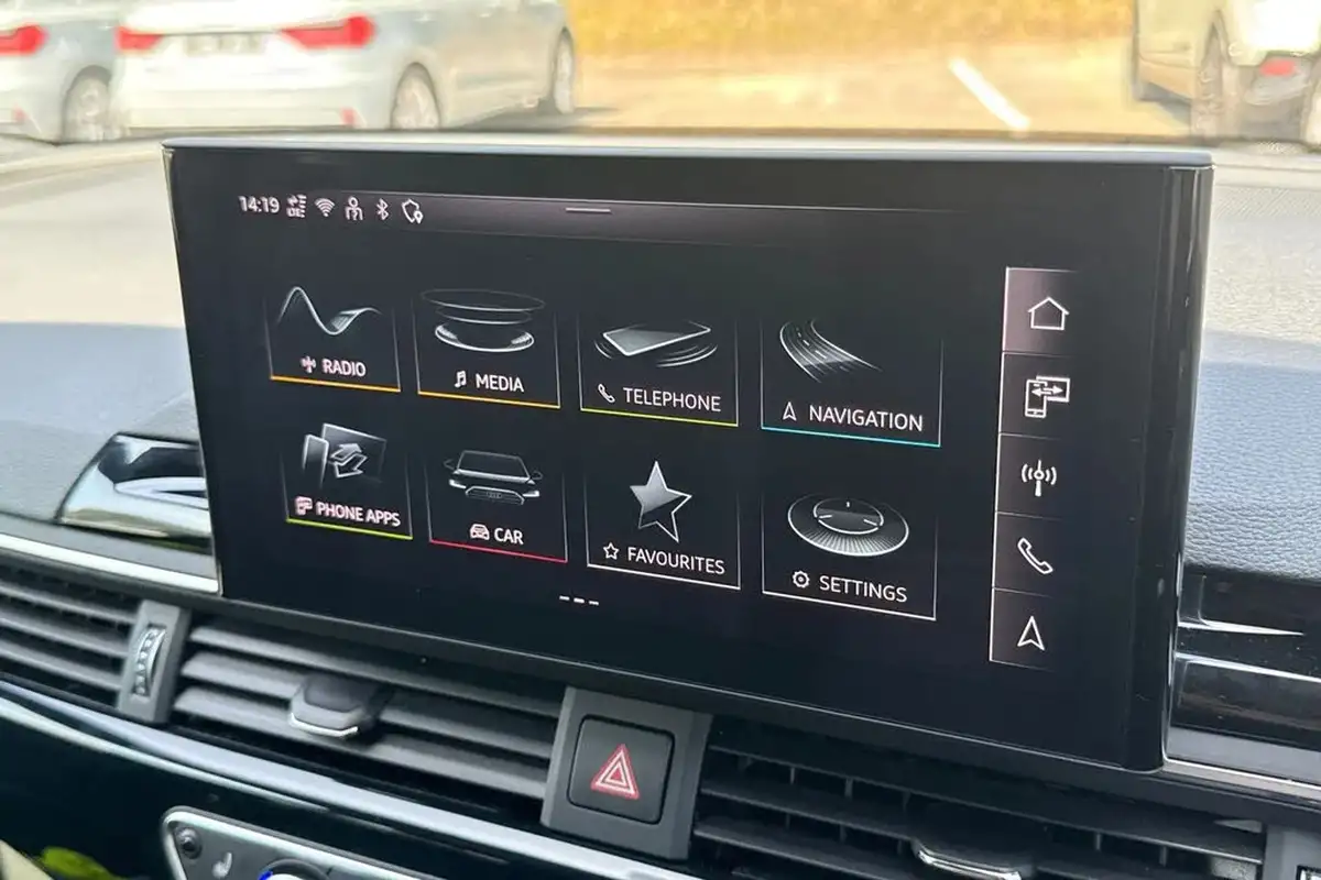 2024-audi-a4-20-40-tfsi-black-edition-big-16