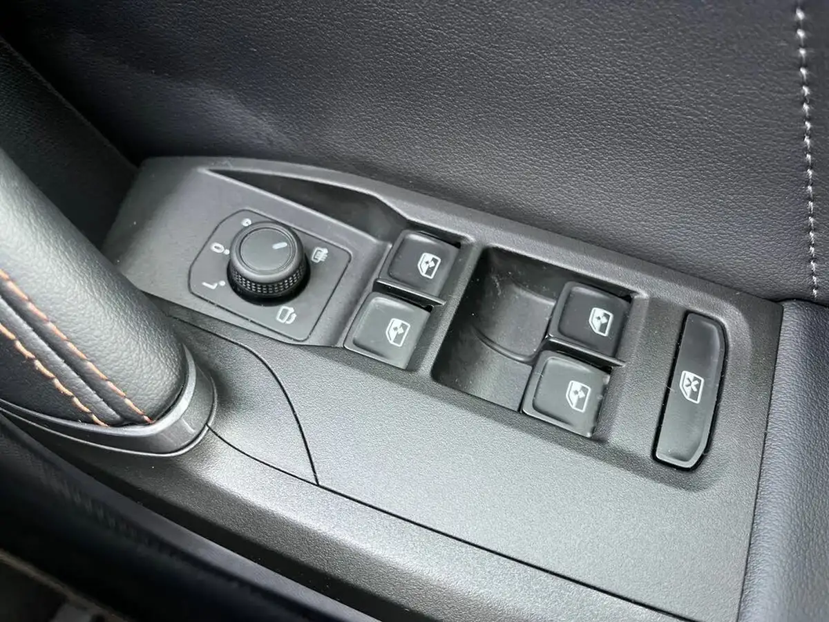 2024-cupra-leon-nf-20-tsi-vz3-design-edition-300ps-hatchback-big-29