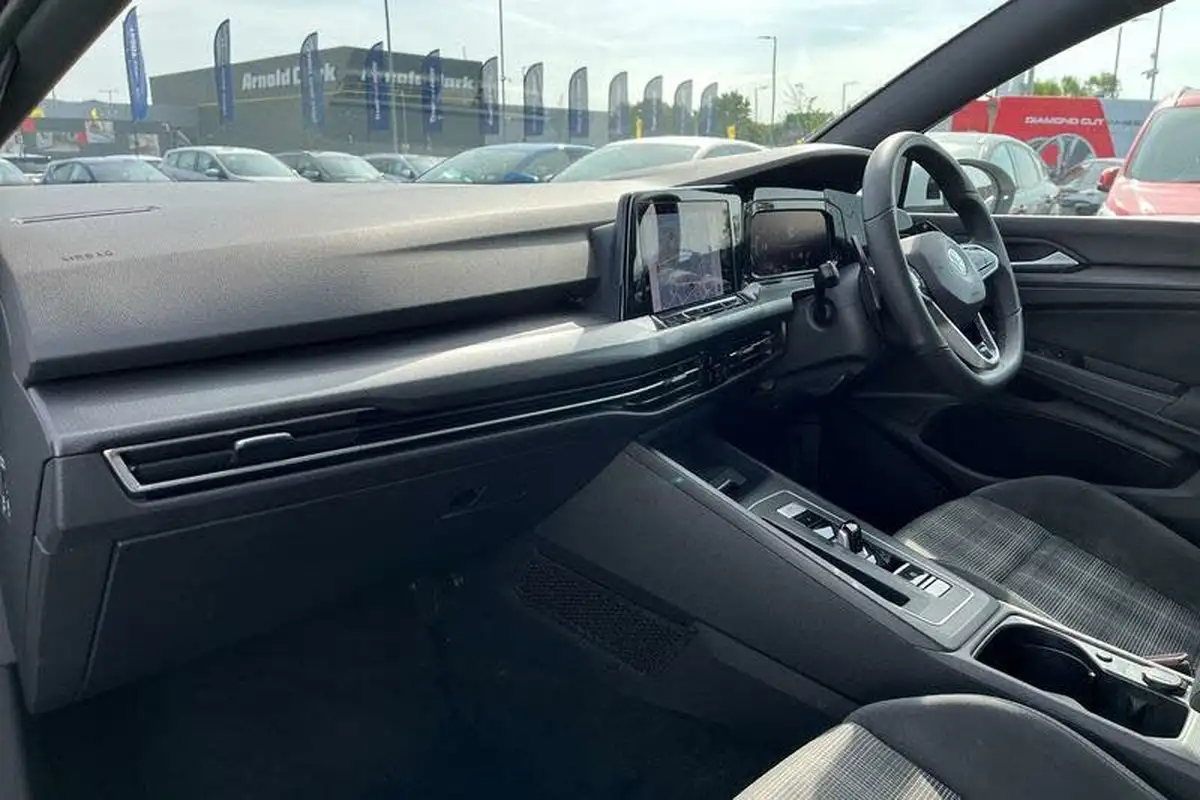 2021-volkswagen-golf-20tdi-gtd-big-17