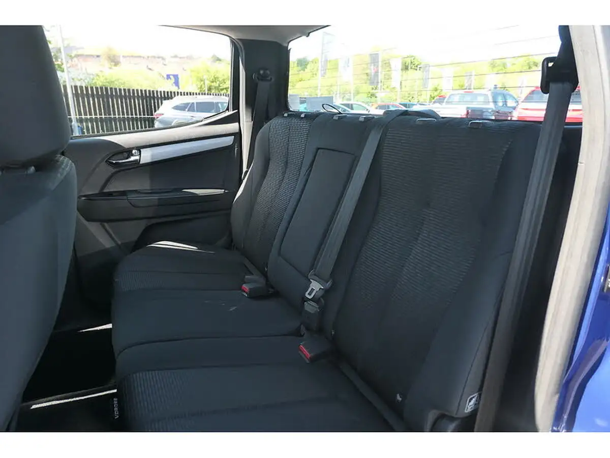 2019-isuzu-d-max-19td-yukon-double-pick-up-big-16