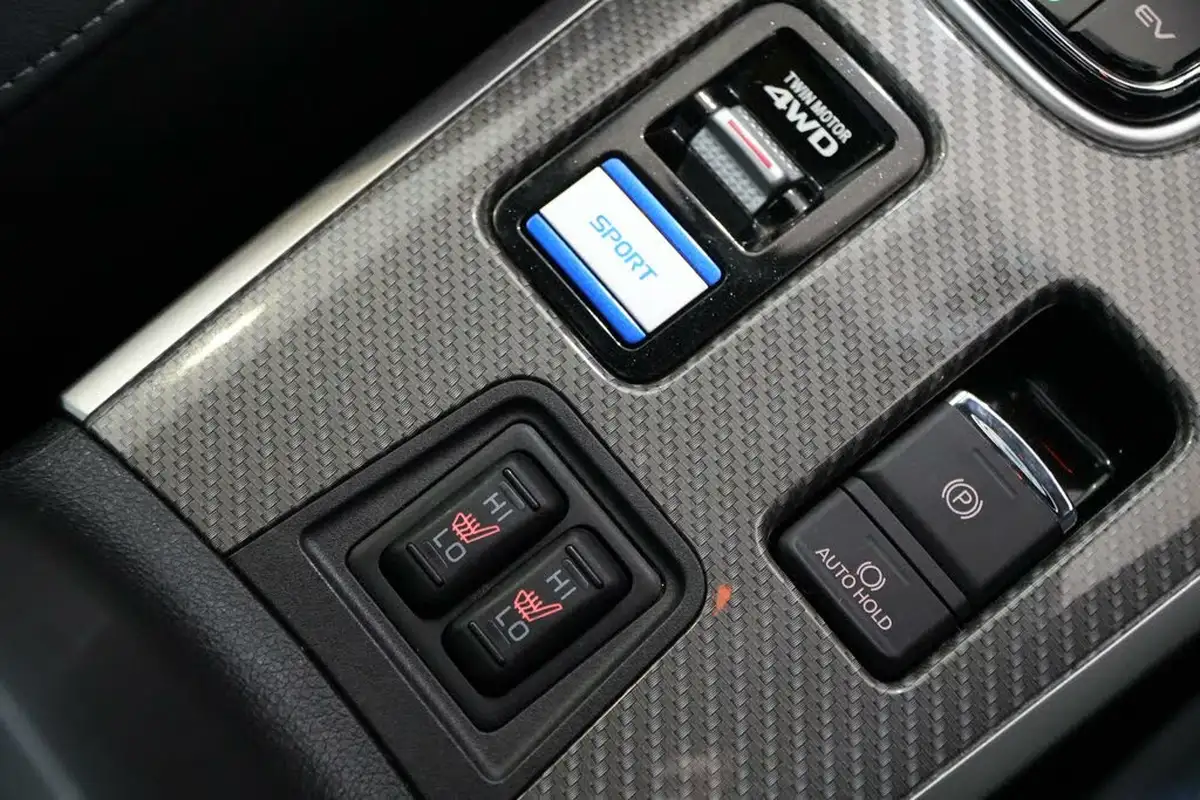 2021-mitsubishi-outlander-24-dynamic-phev-big-30