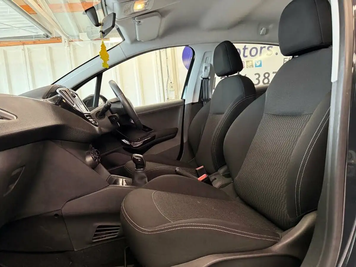 2018-peugeot-208-12-puretech-active-82bhp-ss-big-10