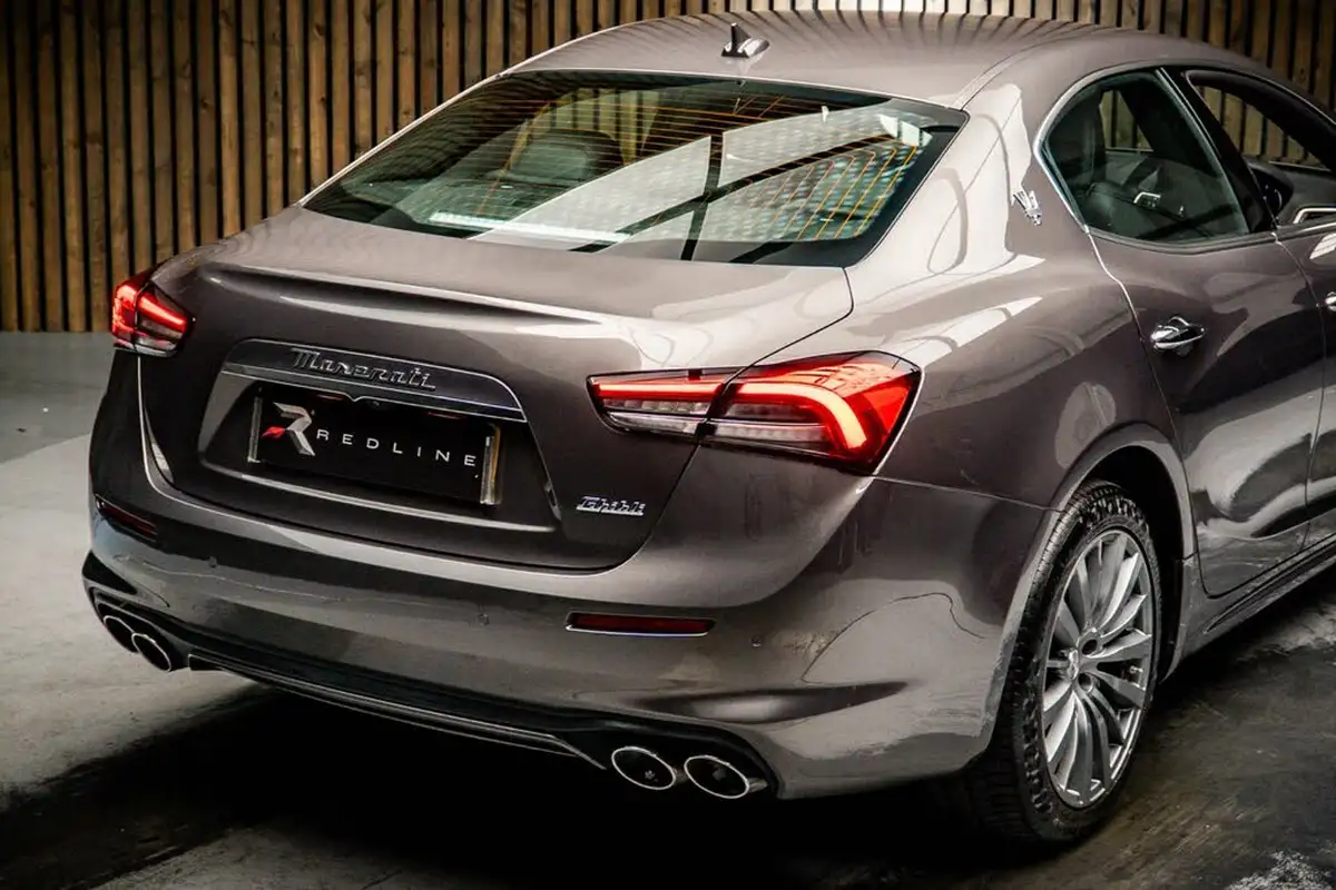 2022-maserati-ghibli-20-gt-1998cc-big-21