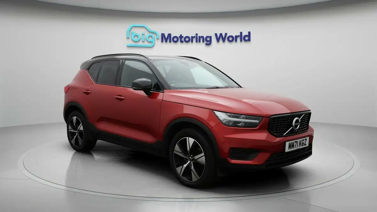 2022-volvo-xc40-15-t4-r-design-big-1
