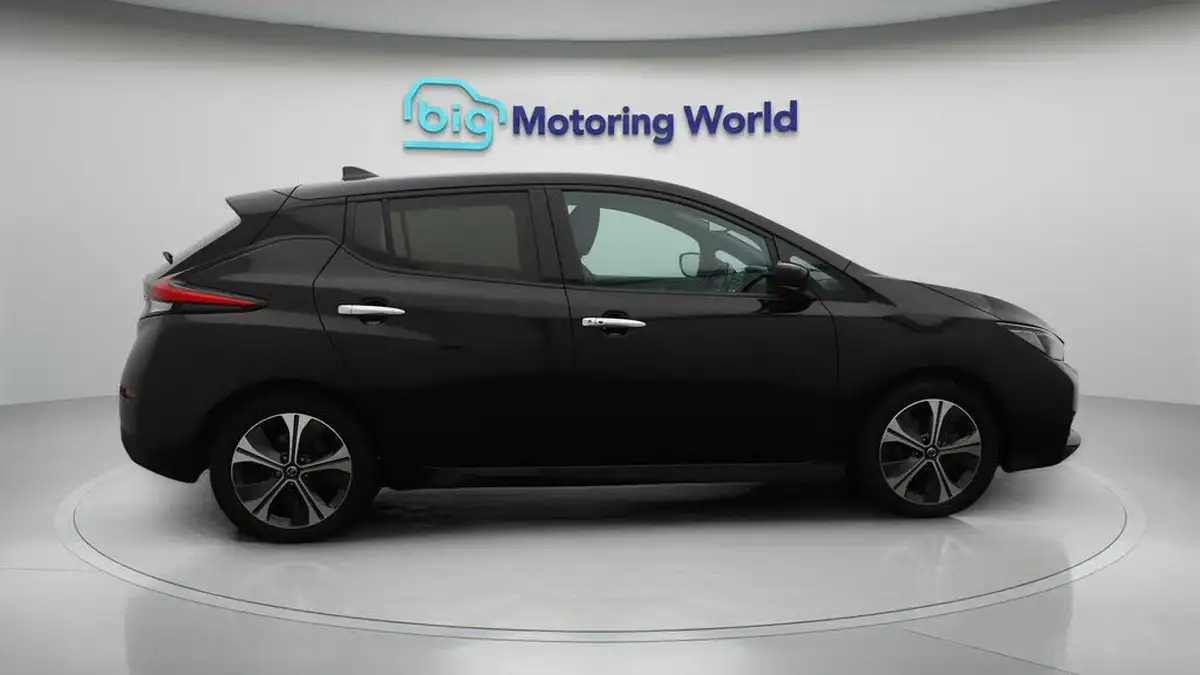 2021-nissan-leaf-e-n-connecta-big-8