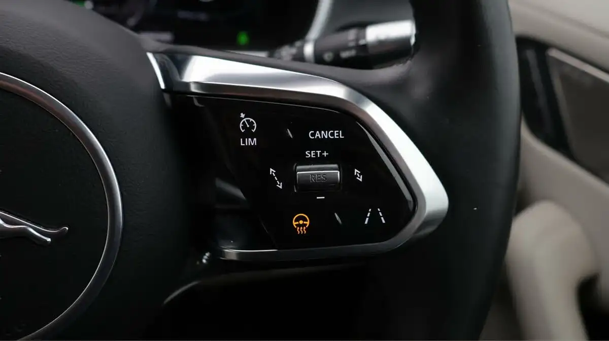 2019-jaguar-i-pace-ev400-hse-big-25