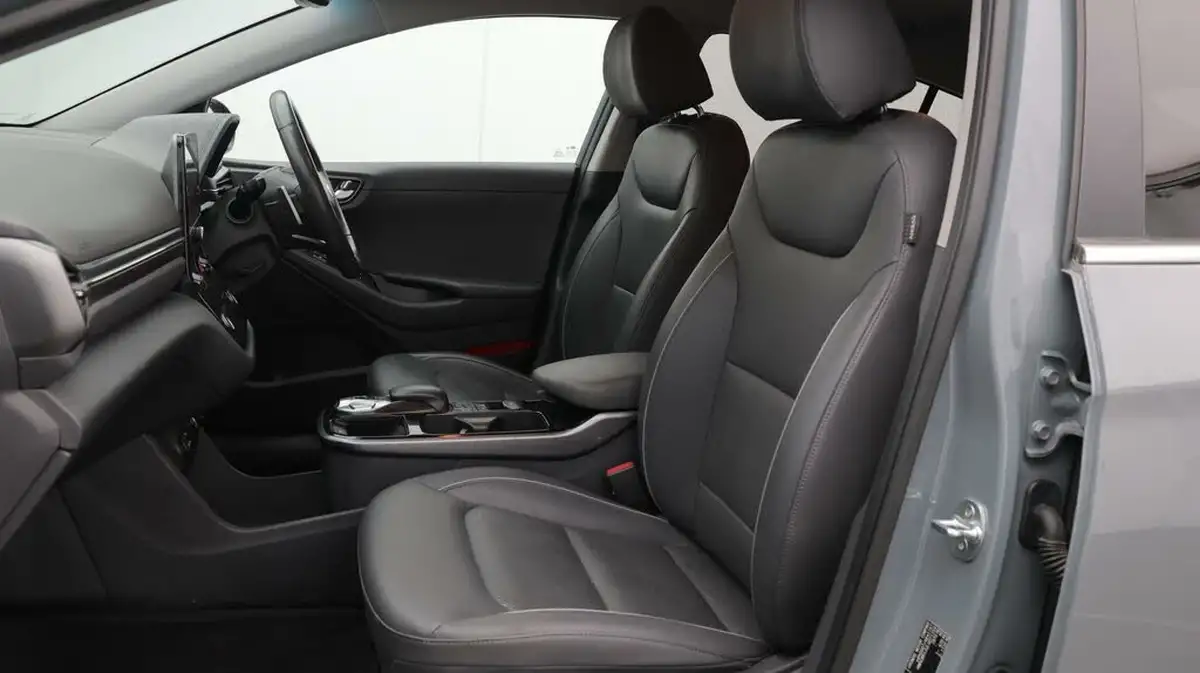2021-hyundai-ioniq-e-premium-se-electric-100kw-big-14