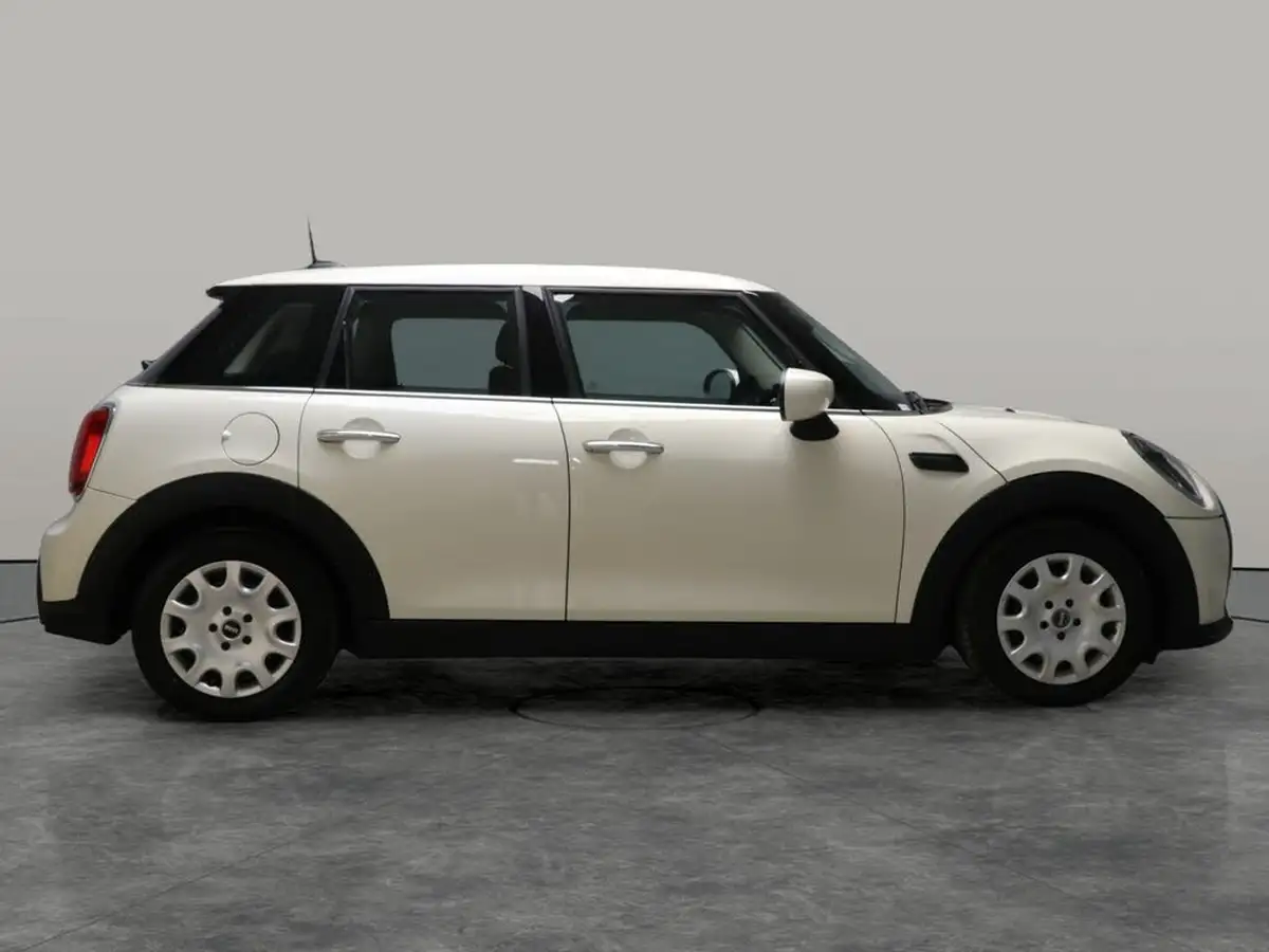 2021-mini-cooper-15-one-classic-5d-auto-big-8