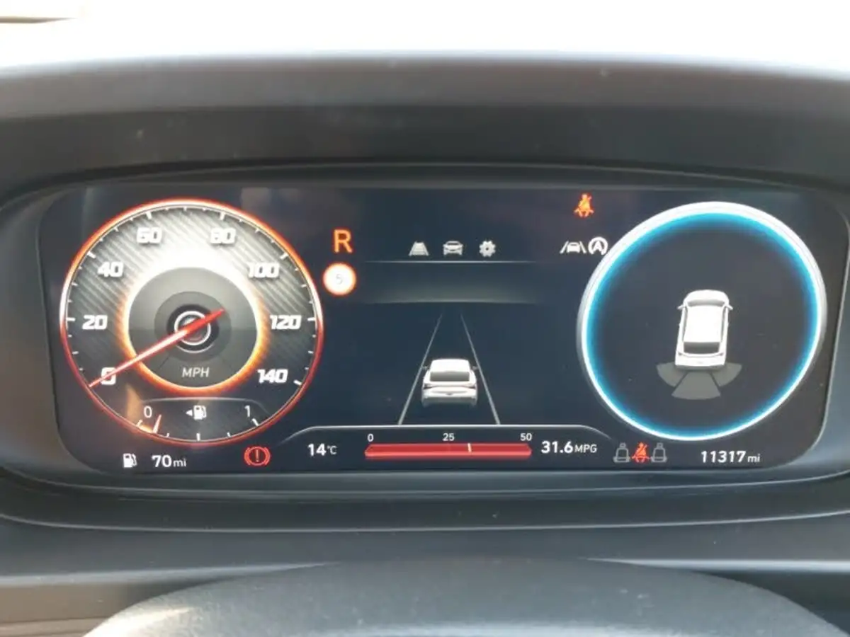 2024-hyundai-i20-10-t-gdi-advance-big-10