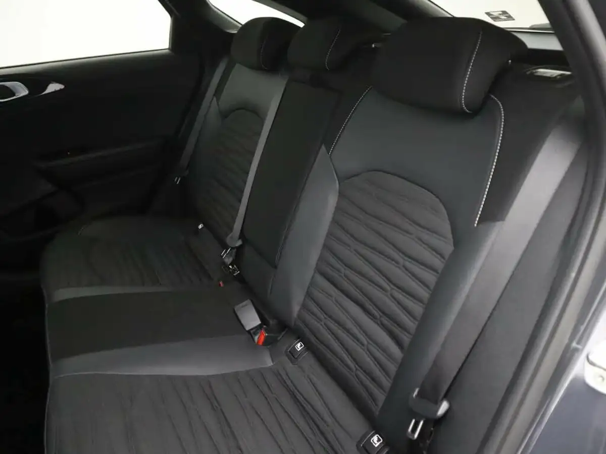 2022-kia-pro-ceed-15-t-gdi-gt-line-big-9