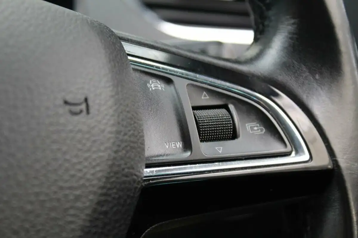 2019-skoda-octavia-20tdi-se-l-estate-big-34