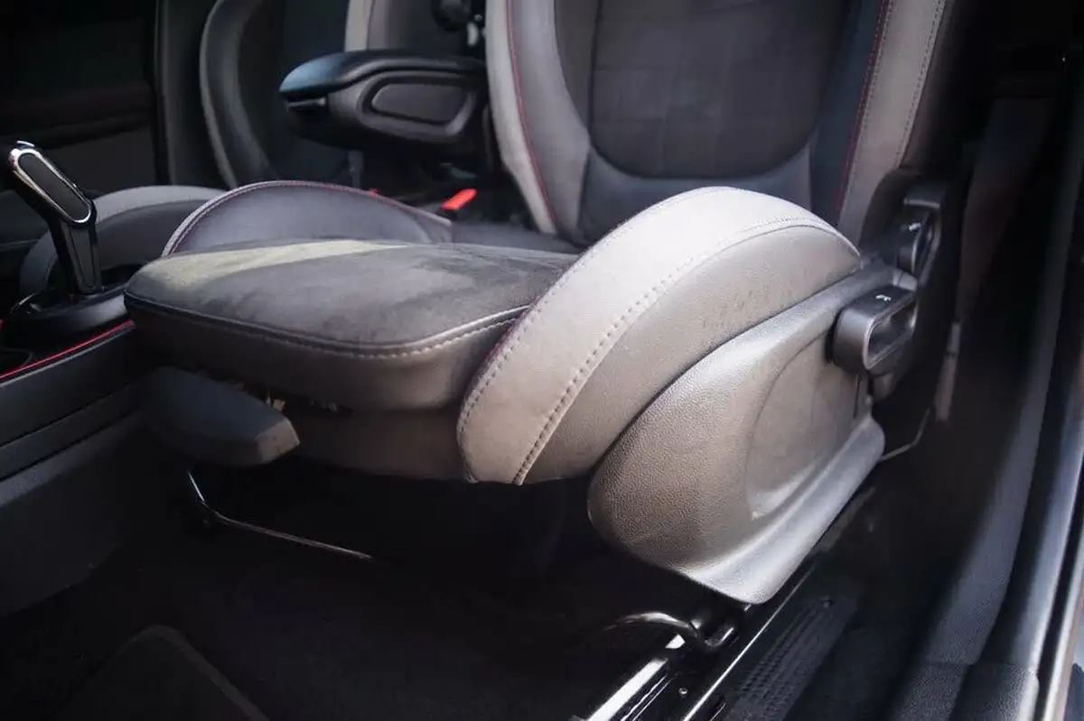 2019-mini-countryman-20-john-cooper-works-big-26