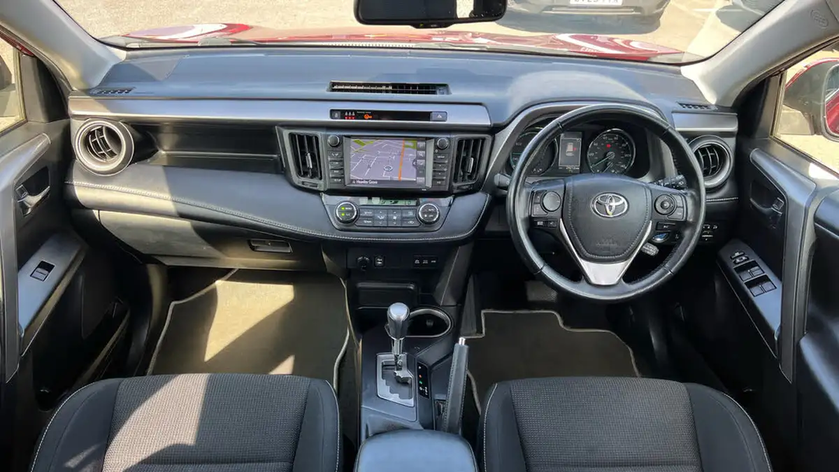 2018-toyota-rav4-25-vvt-i-icon-tech-big-3
