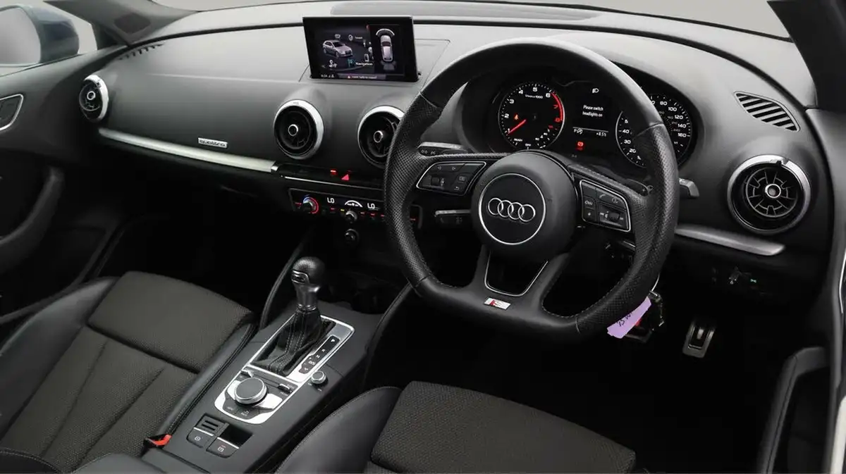 2017-audi-a3-20-tfsi-quattro-s-line-191ps-nav-hatchback-3d-big-9