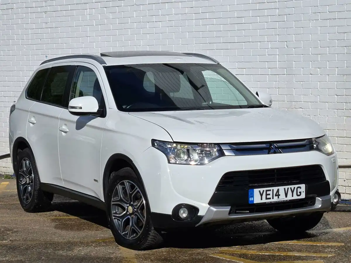 2014-mitsubishi-outlander-22di-d-gx4-big-3