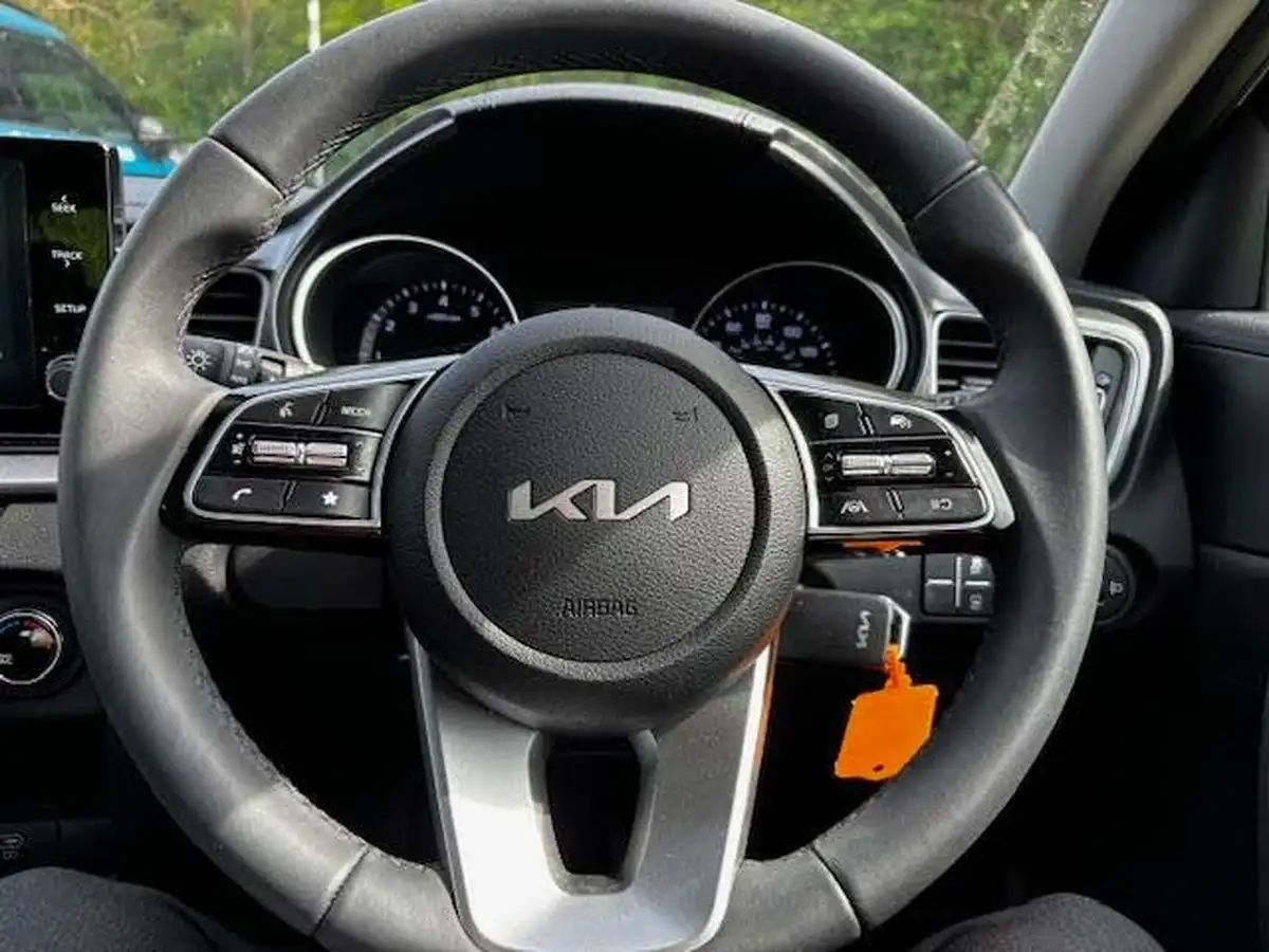 2024-kia-ceed-15-t-gdi-2-158bhp-hatchback-big-14