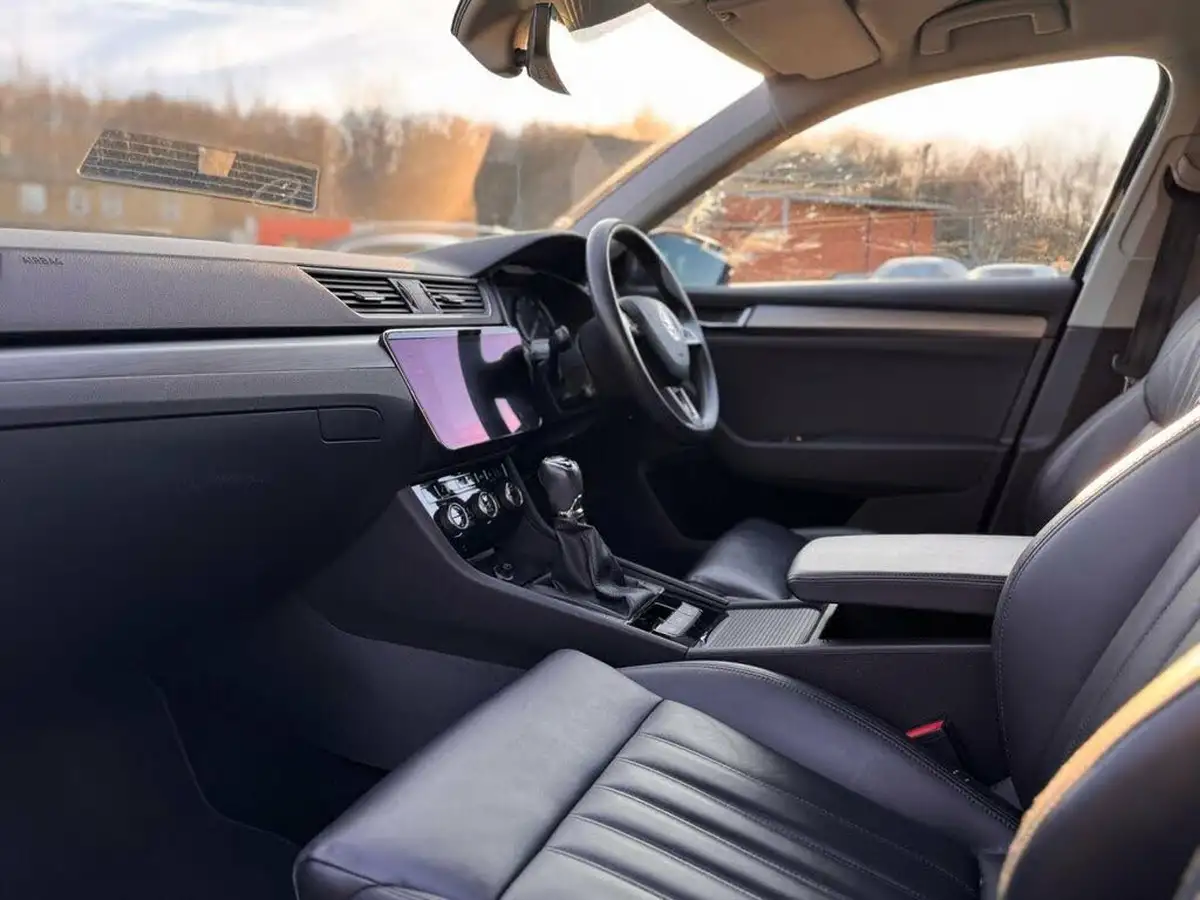 2017-skoda-superb-20tdi-scr-se-l-executive-150ps-4x4-estate-big-13