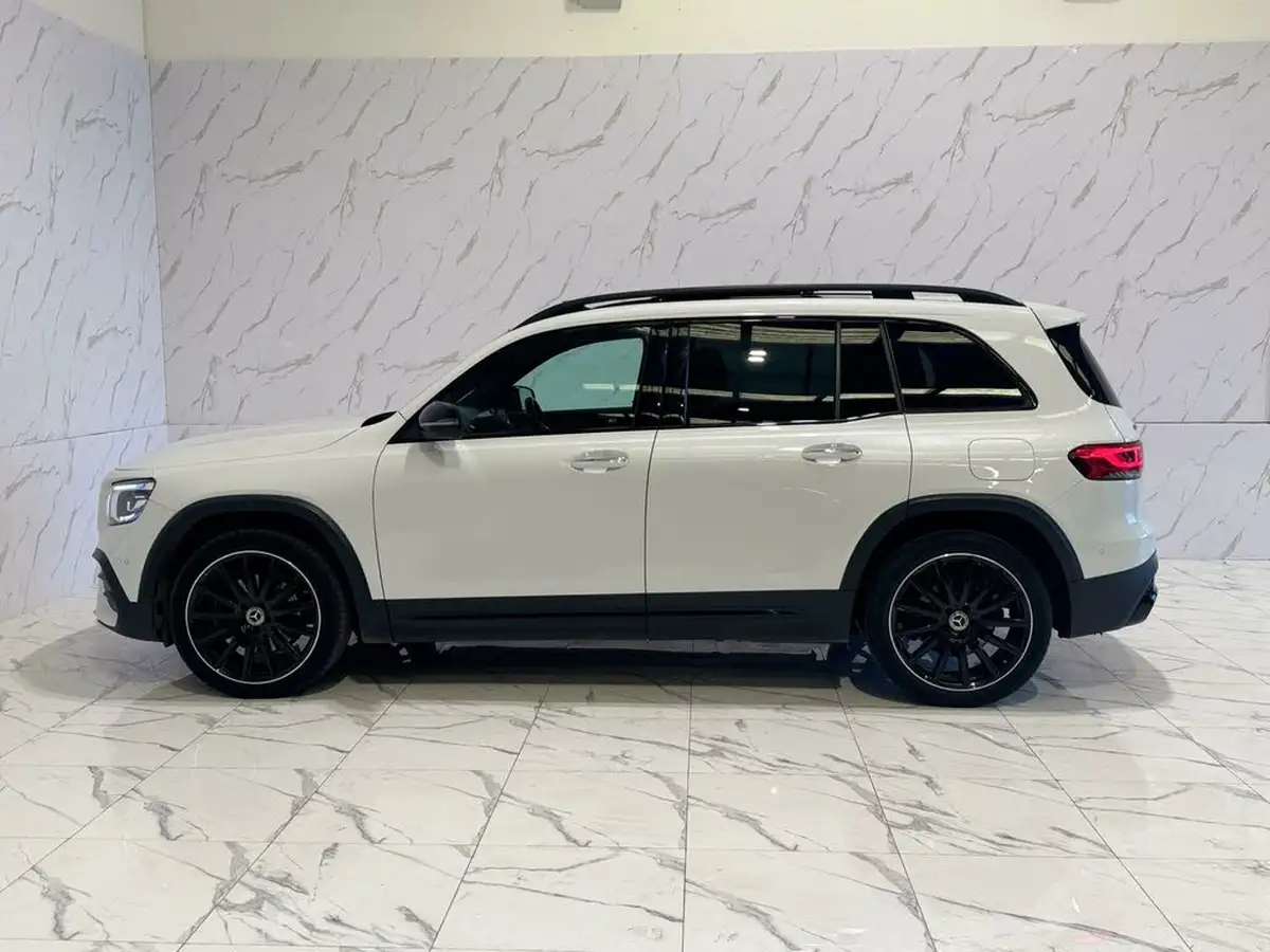 2023-mercedes-benz-glb-class-13-glb200-amg-line-premium-plus-night-edition-big-5