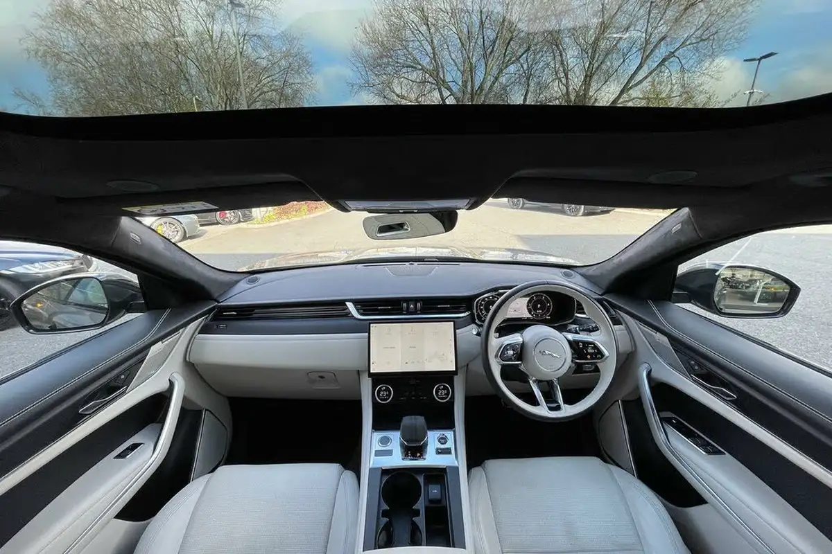 2023-jaguar-f-pace-20-d200-r-dynamic-hse-black-big-2