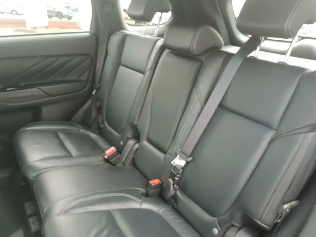 2019-mitsubishi-outlander-24-dynamic-phev-big-27