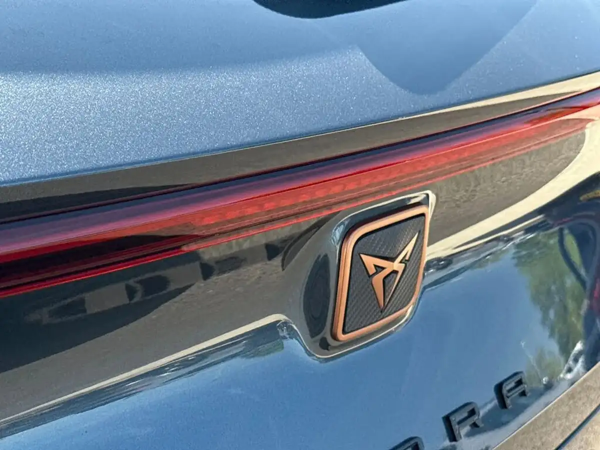 2024-cupra-leon-nf-14-e-hybrid-vz2-design-edition-estate-big-24