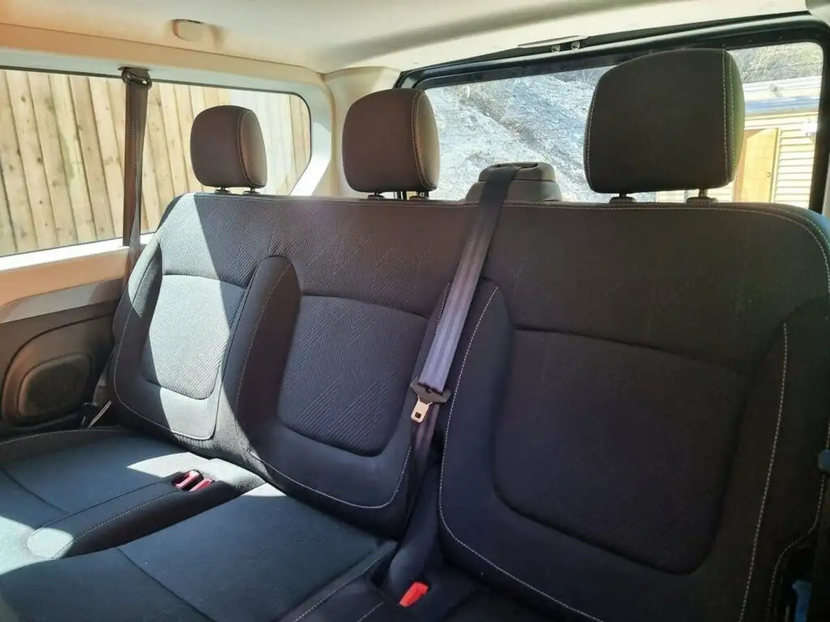 2023-renault-trafic-passenger-20-blue-dci-ll30-170-sport-big-16