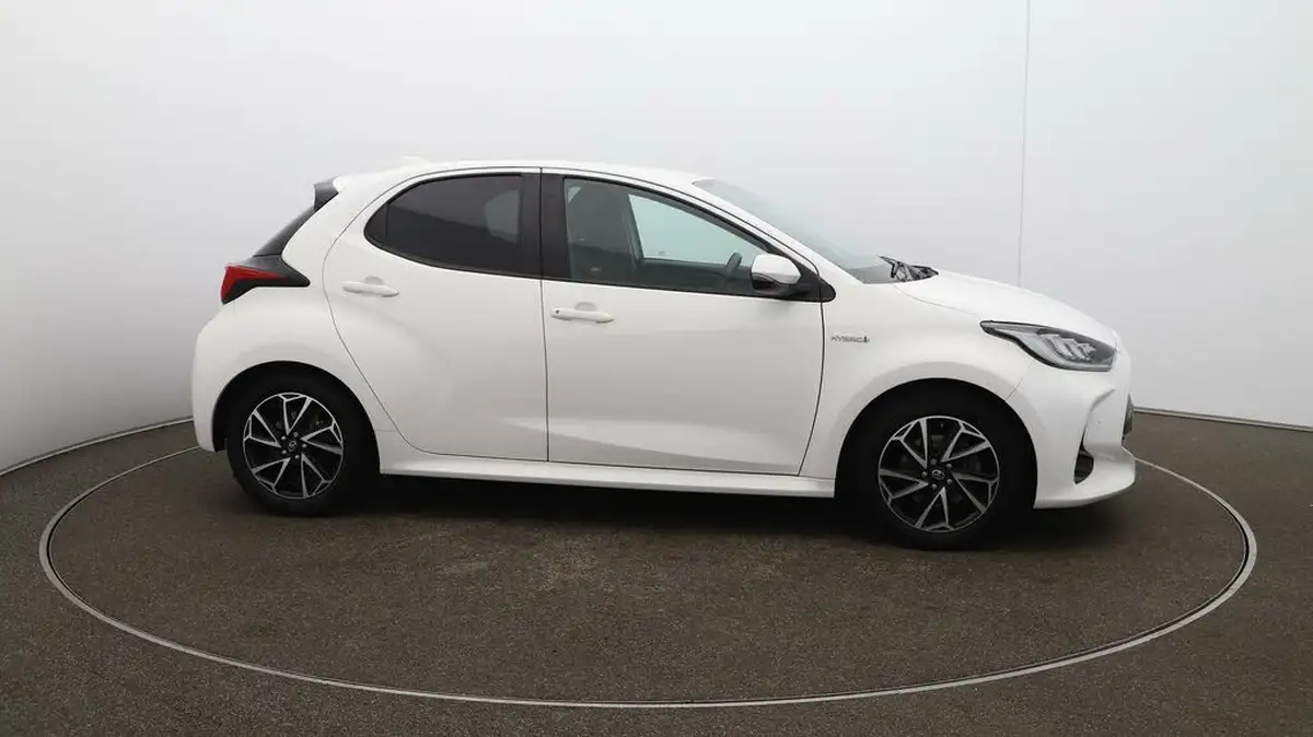 2021-toyota-yaris-15-vvt-i-design-big-42