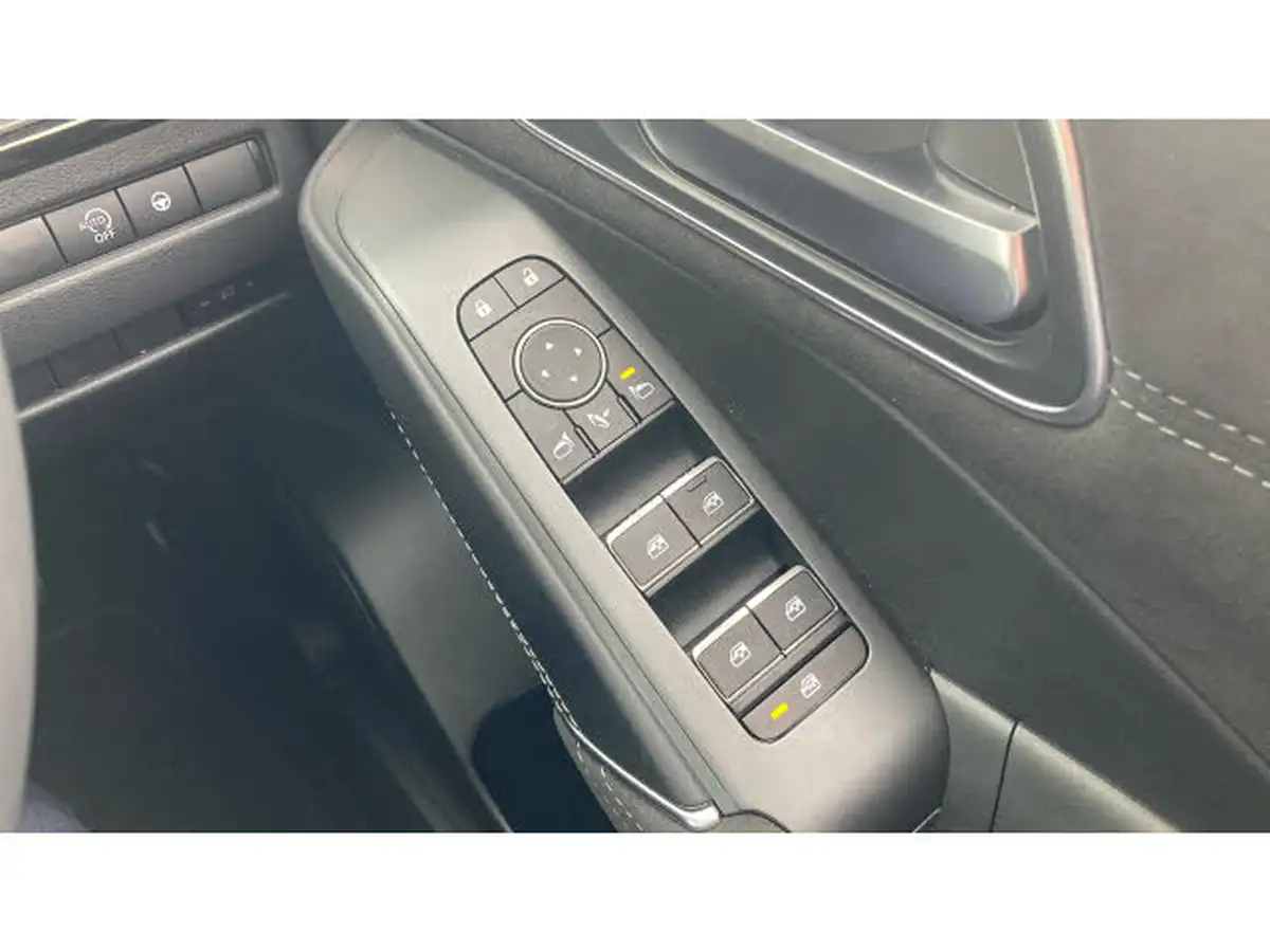 2024-nissan-qashqai-13-dig-t-n-design-158ps-big-31