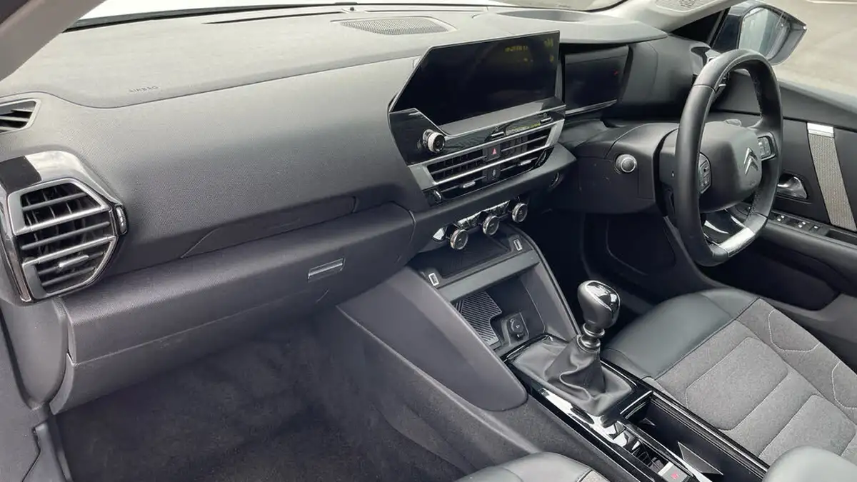 2022-citroen-c4-12-puretech-shine-130ps-big-9