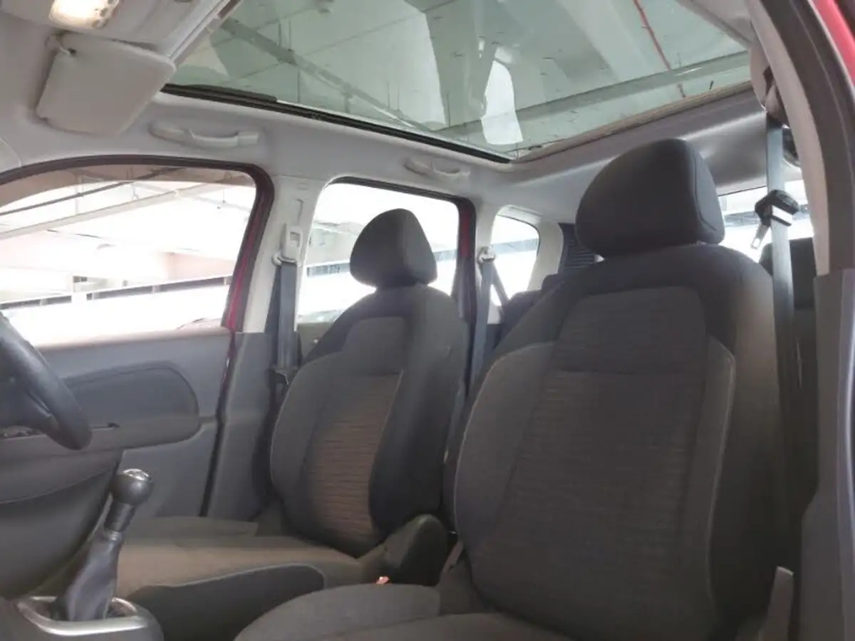 2015-citroen-c3-picasso-16bluehdi-selection-big-16