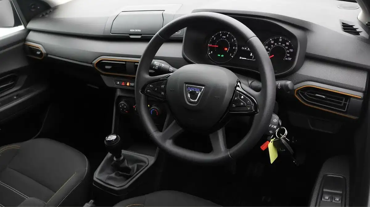 2021-dacia-sandero-stepway-10-tce-essential-90bhp-big-8