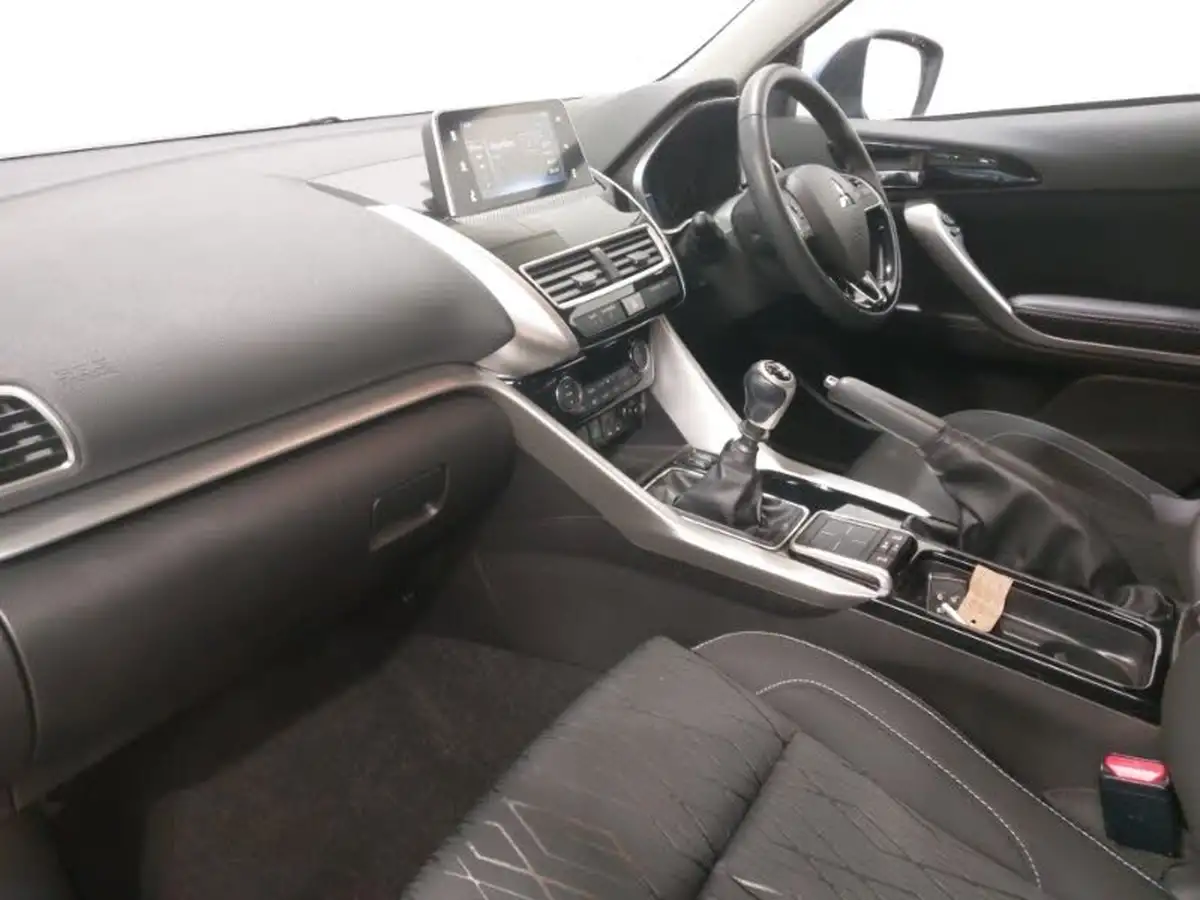 2019-mitsubishi-eclipse-cross-15-3-big-4