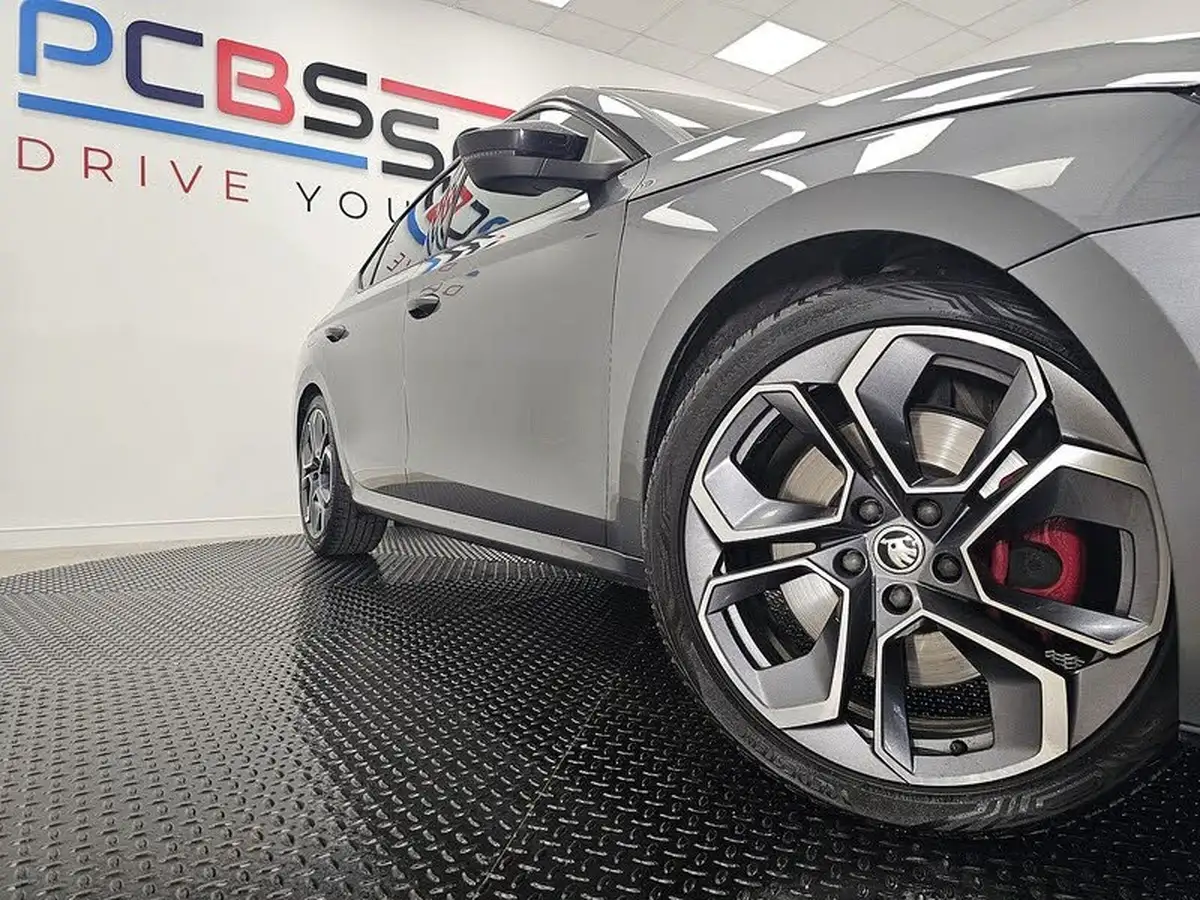 2022-skoda-octavia-20-tsi-vrs-hatchback-dsg-big-48
