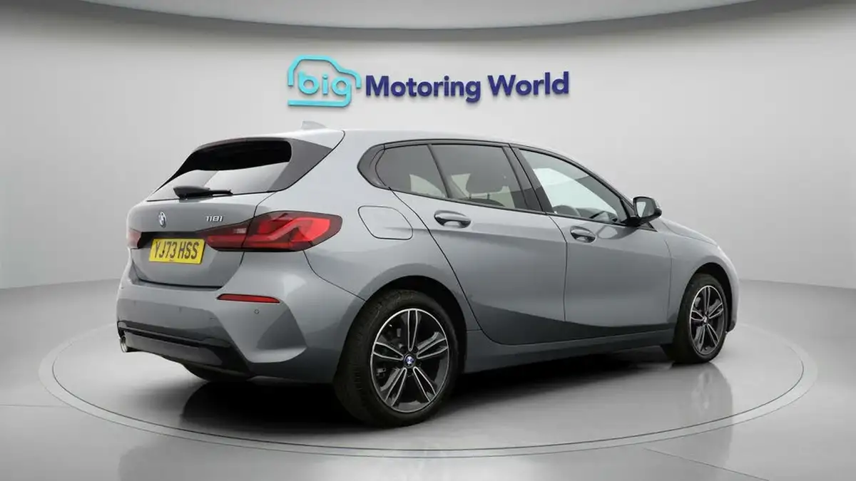 2024-bmw-1-series-15-118i-sport-dct-big-6